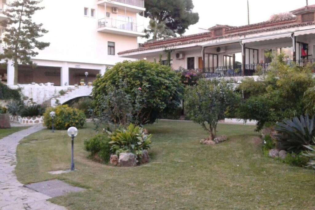 Carihuela Park Palace Studio Torremolinos Exterior photo